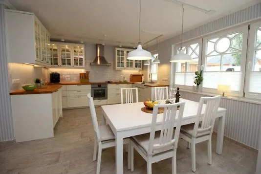 Am Lütten Bagen Haus Darßzauber Born